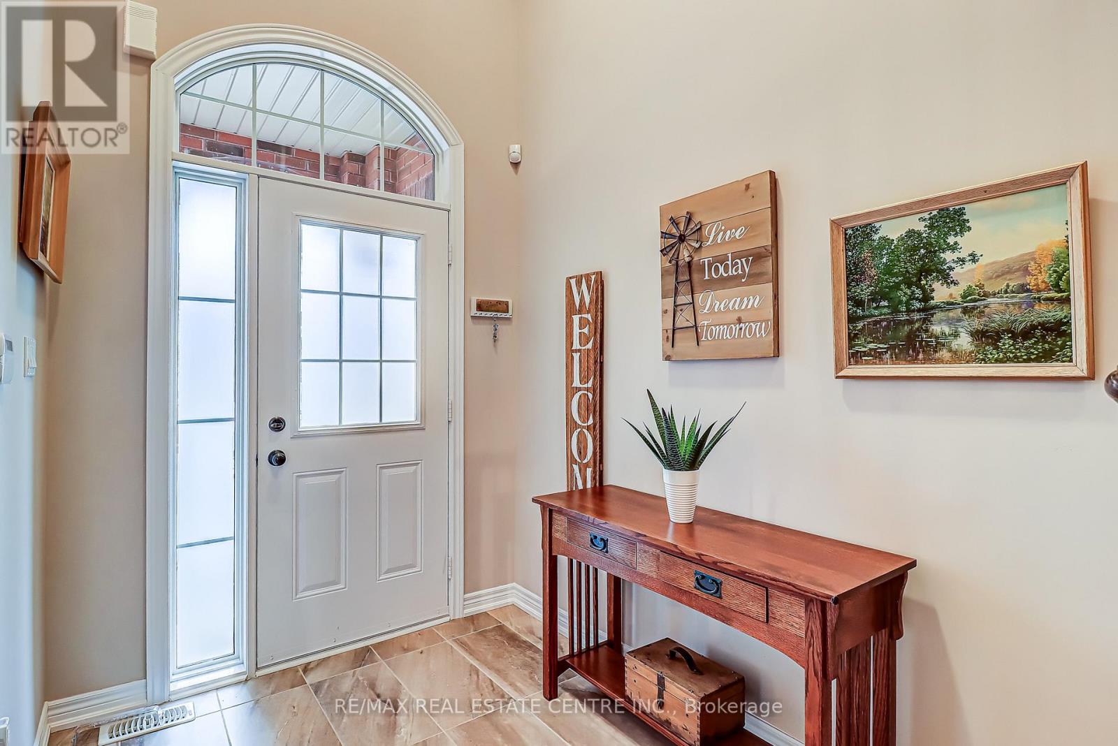 3 Alamode Road, Brampton, Ontario  L6R 3Z8 - Photo 4 - W13652672
