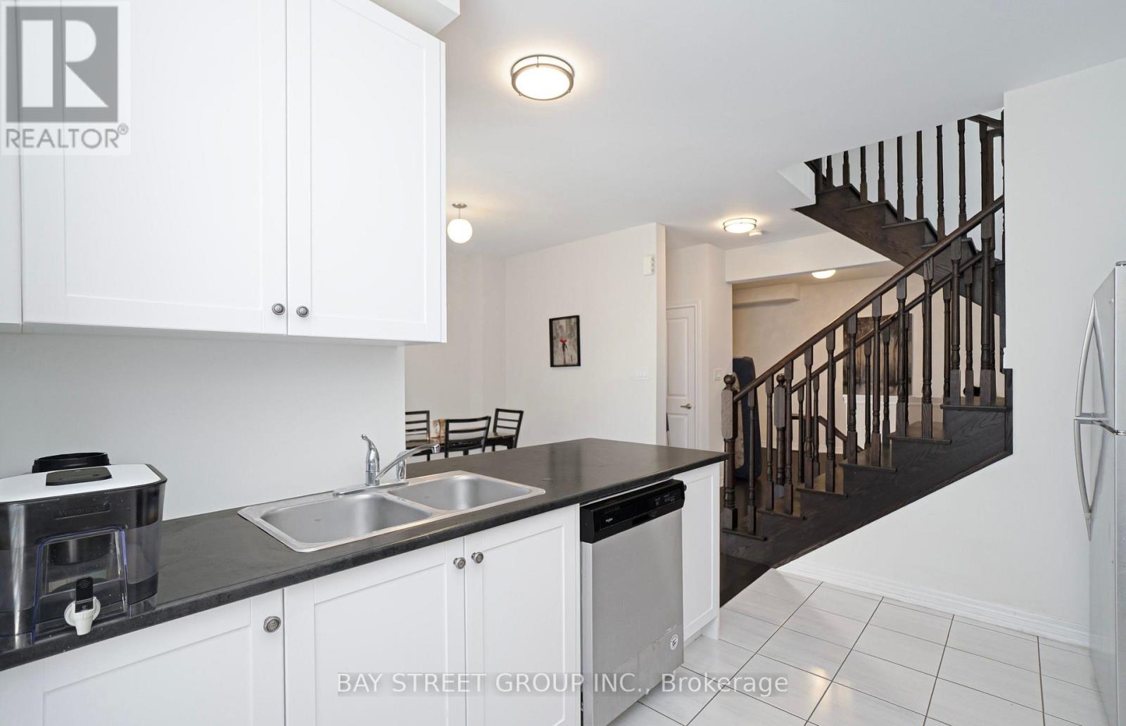 53 Fruitvale Circle, Brampton, Ontario  L7A 5B9 - Photo 10 - W13652722