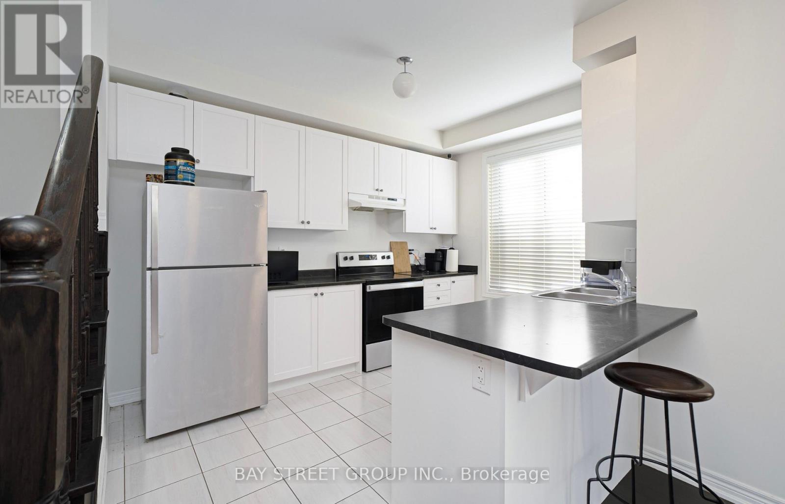 53 Fruitvale Circle, Brampton, Ontario  L7A 5B9 - Photo 5 - W13652722