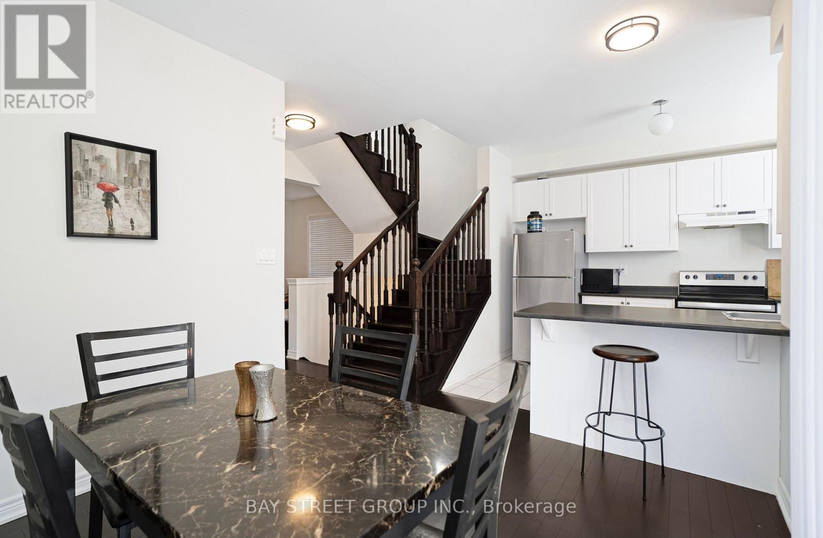 53 Fruitvale Circle, Brampton, Ontario  L7A 5B9 - Photo 8 - W13652722