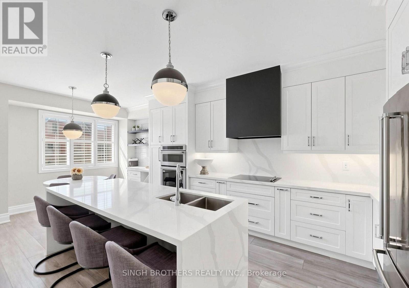 1321 Granrock Crescent, Mississauga, Ontario  L5V 0E1 - Photo 5 - W13652762