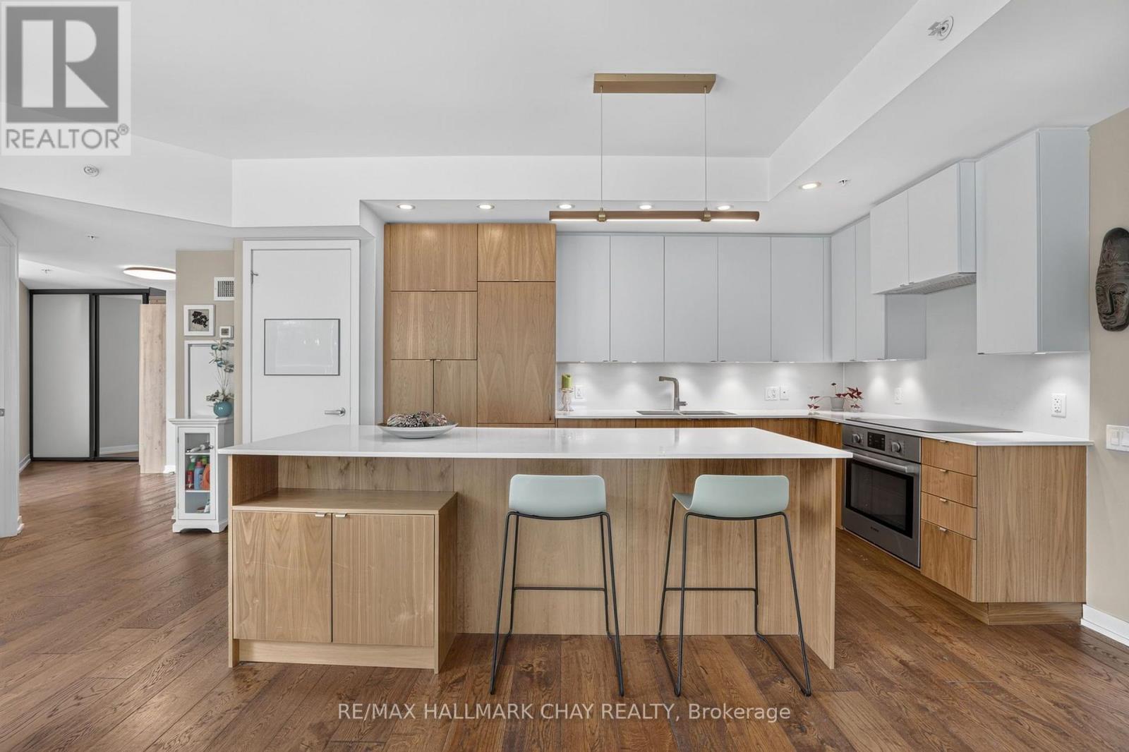 523 - 38 HOWARD PARK AVENUE, Toronto, Ontario