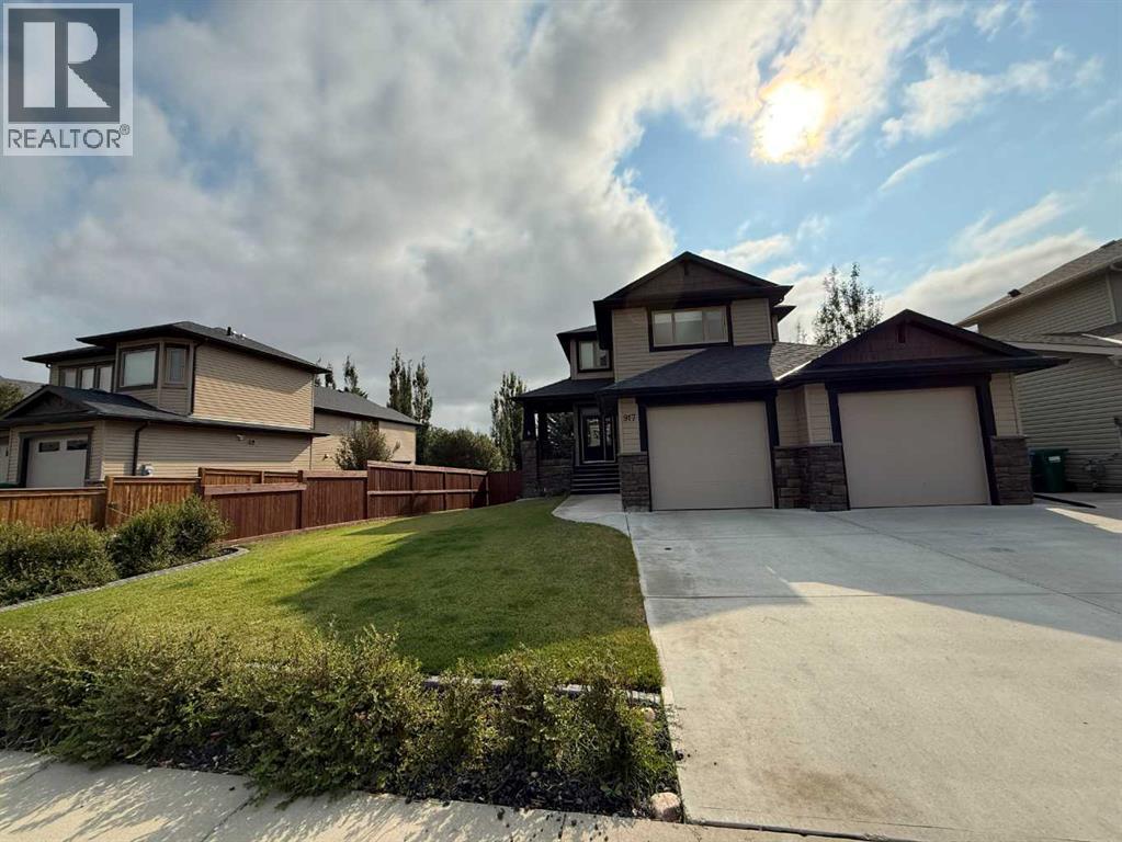 917 Canyonview Place W, Lethbridge, Alberta  T1K 5R9 - Photo 2 - A2335210