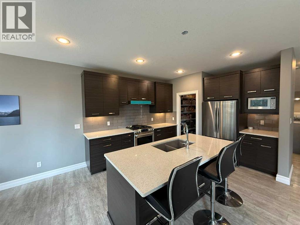 917 Canyonview Place W, Lethbridge, Alberta  T1K 5R9 - Photo 3 - A2335210