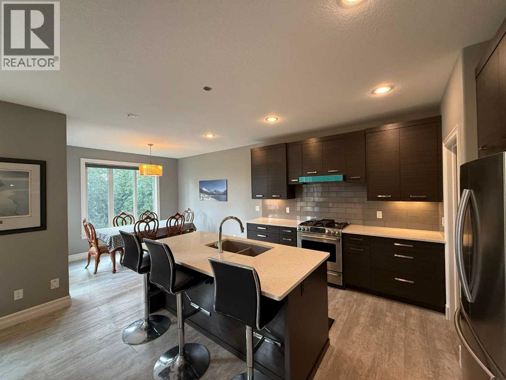917 Canyonview Place W, Lethbridge, Alberta  T1K 5R9 - Photo 4 - A2335210