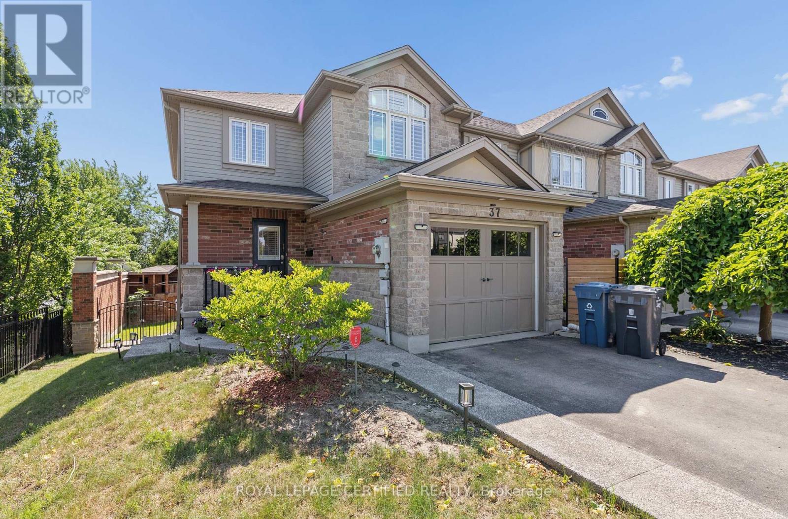37 WILKIE CRESCENT, Guelph, Ontario