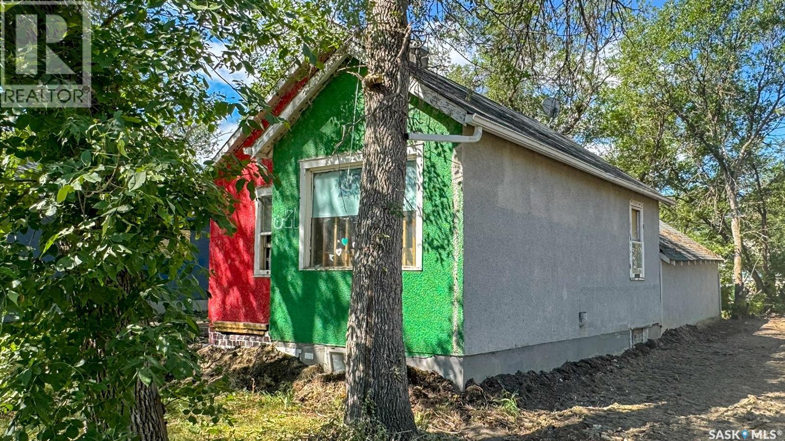 1024 Athol Street, Regina, Saskatchewan  S4T 3B9 - Photo 3 - SK044984