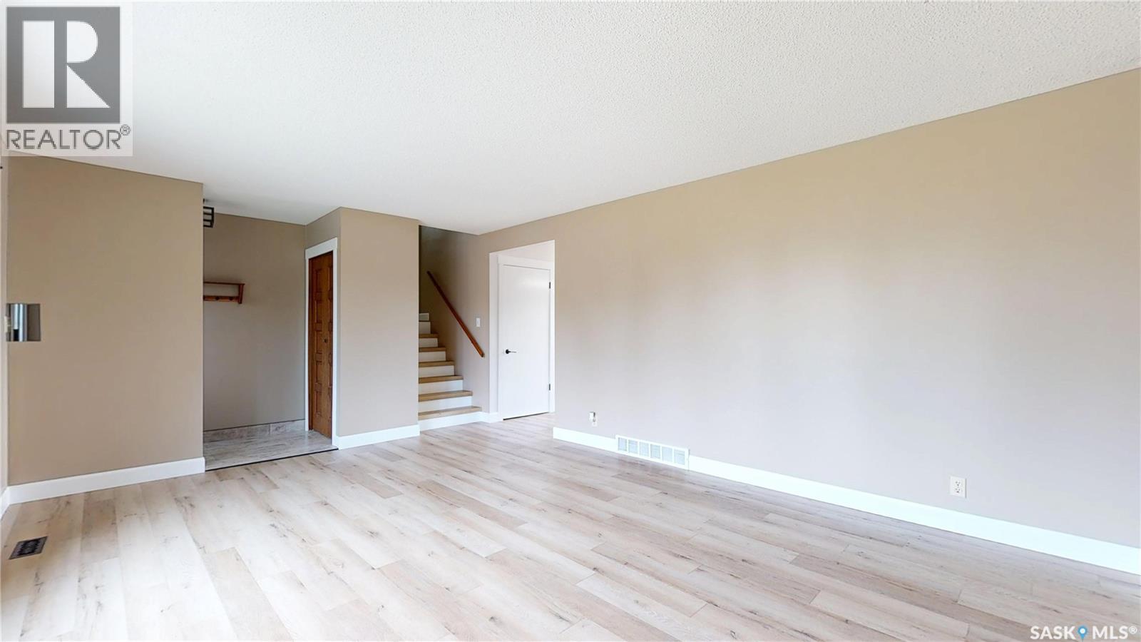 155 Wells Street, Regina, Saskatchewan  S4R 5Z5 - Photo 2 - SK044891