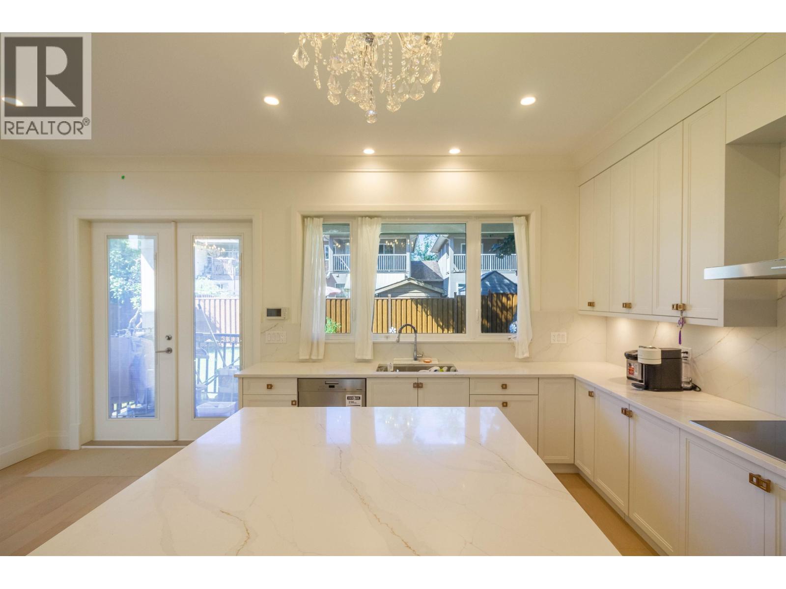 3907 Hertford Street, Burnaby, British Columbia  V5G 2R5 - Photo 16 - R3153006