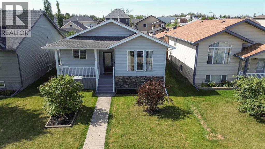 3 Taylor Drive, Lacombe, Alberta  T4L 2N8 - Photo 2 - A2334615