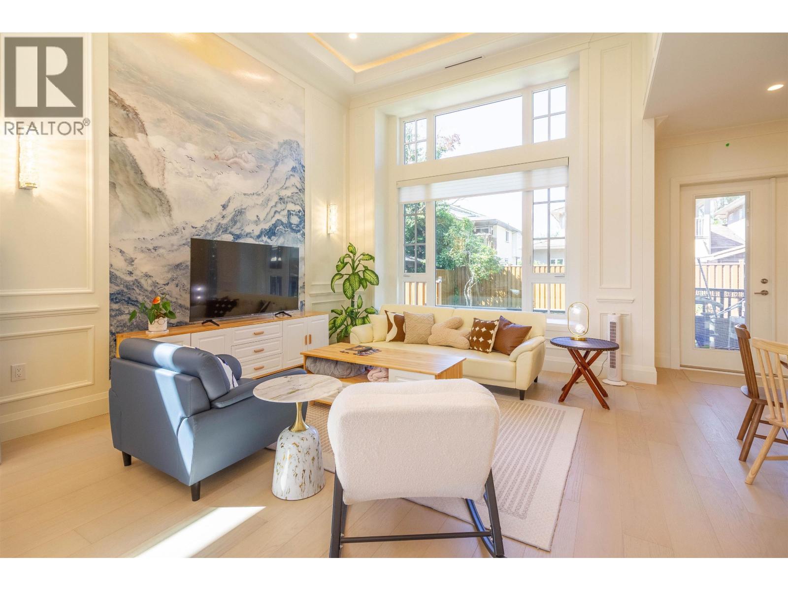 3907 Hertford Street, Burnaby, British Columbia  V5G 2R5 - Photo 5 - R3153006