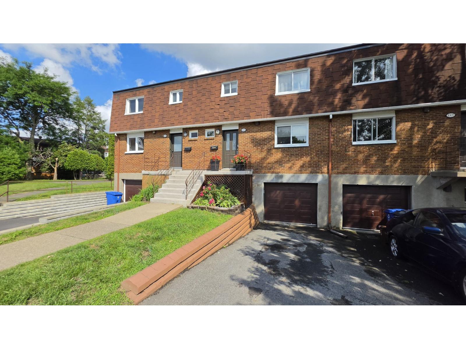 1007 Rue Baker Longueuil (Greenfield Park) Quebec Canada J5V3C2 2