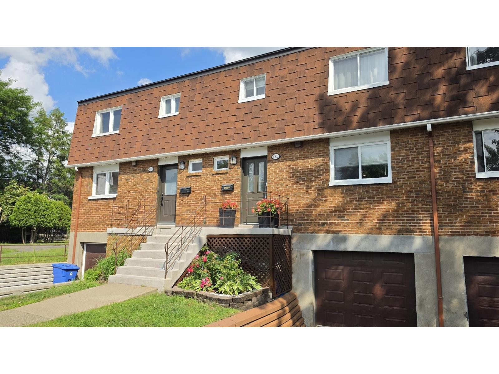 1007 Rue Baker Longueuil (Greenfield Park) Quebec Canada J5V3C2 3