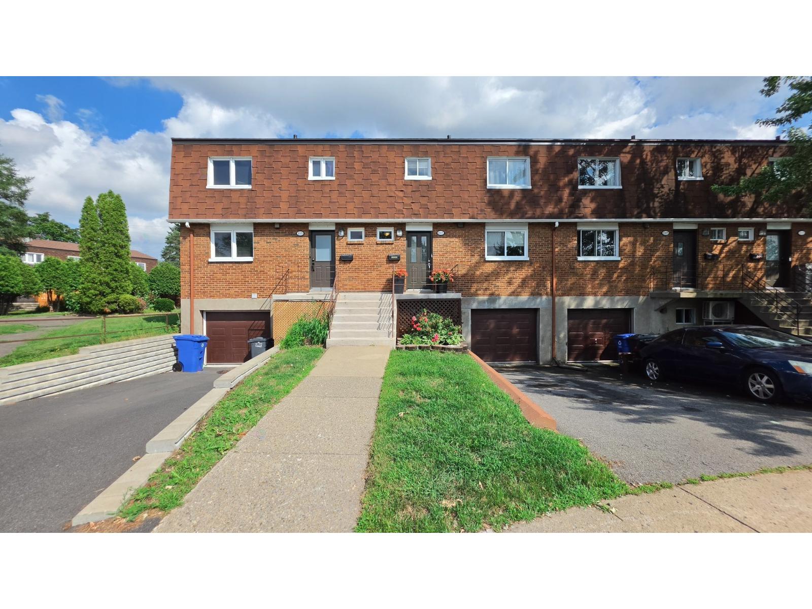 1007 Rue Baker Longueuil (Greenfield Park) Quebec Canada J5V3C2 4