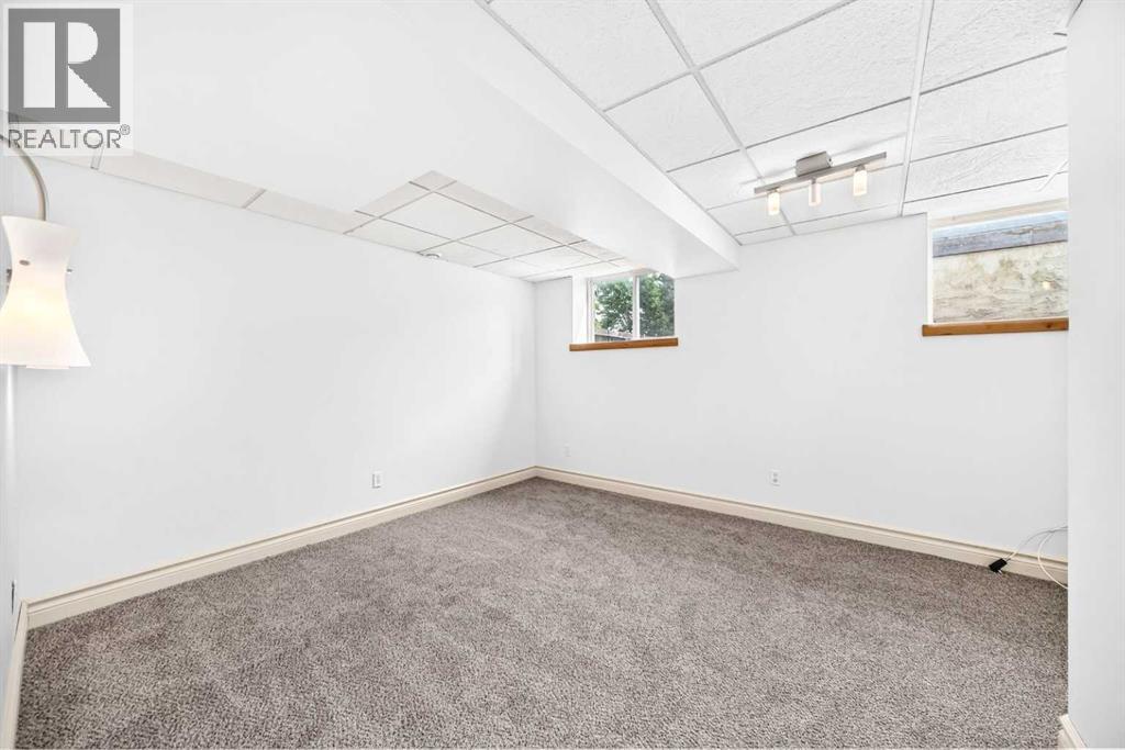 8524 Berwick Road NW, Calgary, Alberta  T3K 1E5 - Photo 16 - A2332978