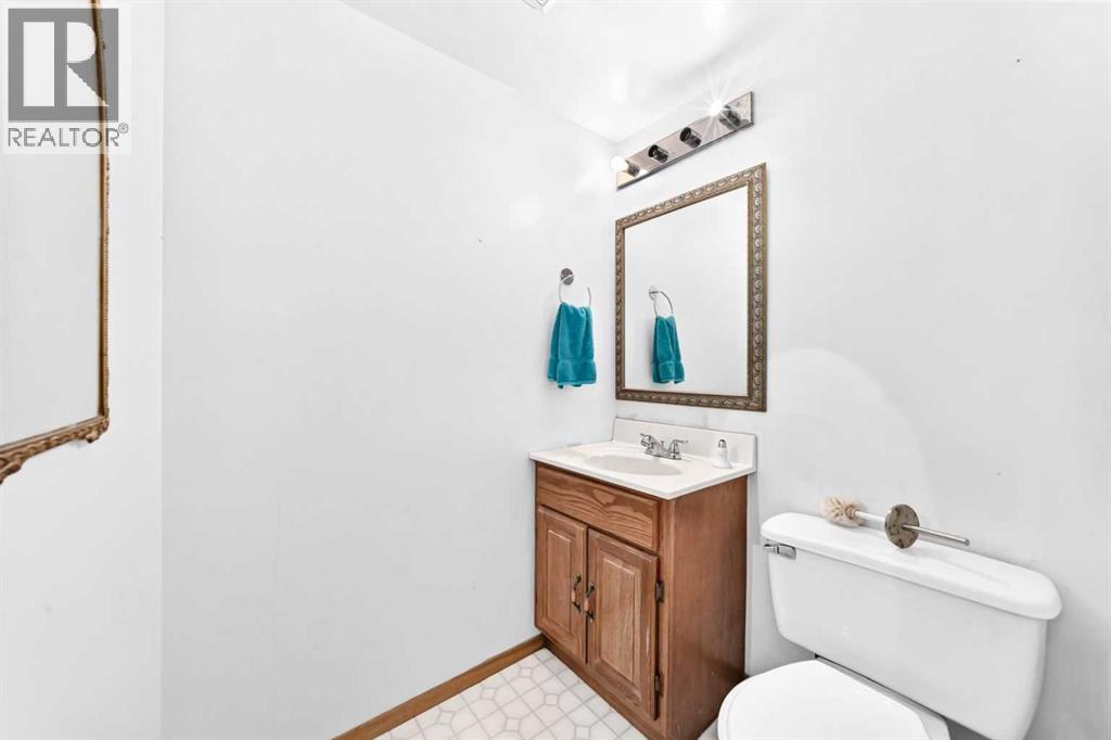 8524 Berwick Road NW, Calgary, Alberta  T3K 1E5 - Photo 24 - A2332978