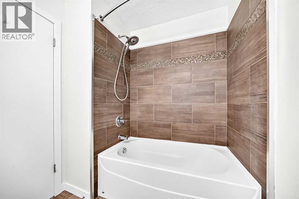 8524 Berwick Road NW, Calgary, Alberta  T3K 1E5 - Photo 17 - A2332978