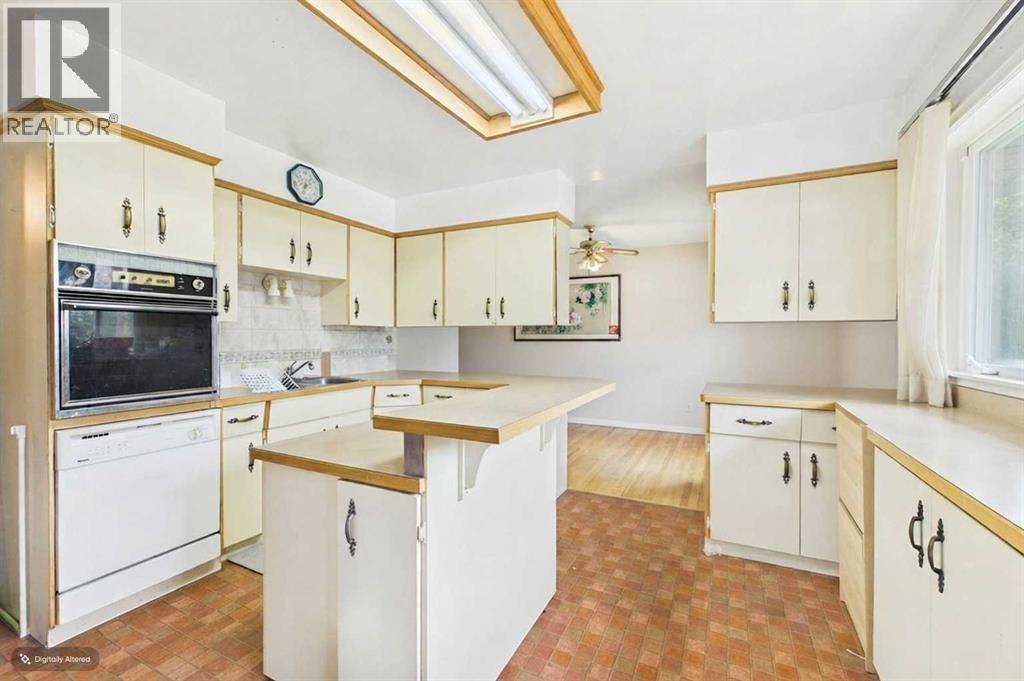 5 Chisholm Crescent NW, Calgary, Alberta  T2L 0Y9 - Photo 7 - A2335485