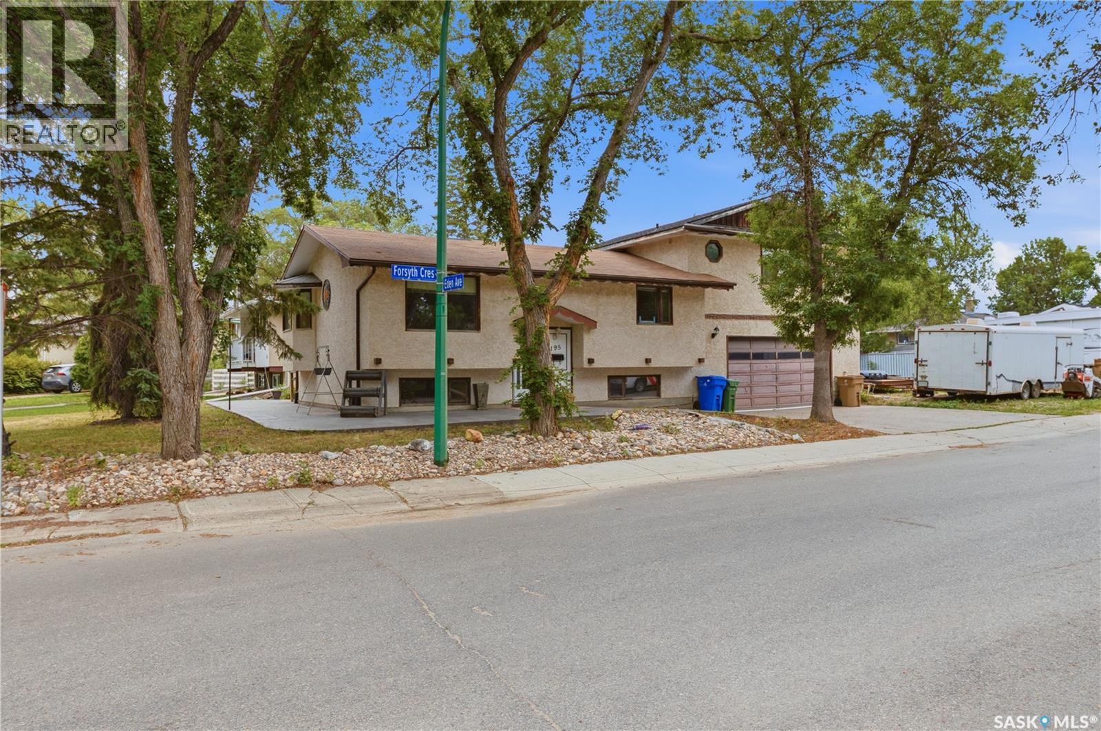 195 Forsyth Crescent, Regina, Saskatchewan  S4R 5L8 - Photo 2 - SK044453