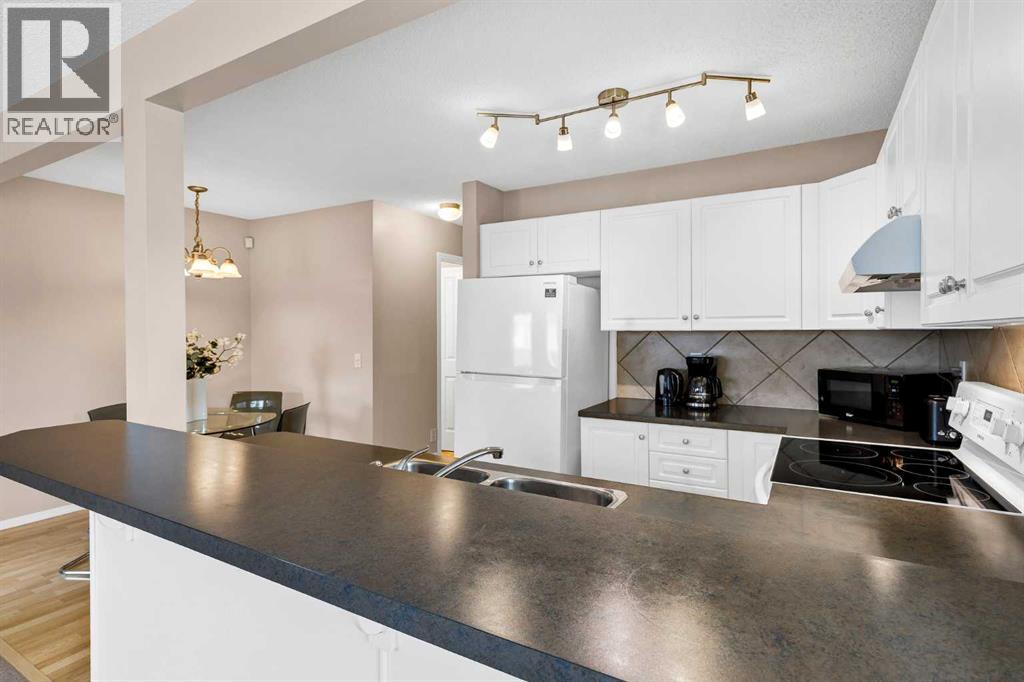 17 Country Village Circle NE, Calgary, Alberta  T3K 5X3 - Photo 4 - A2333585