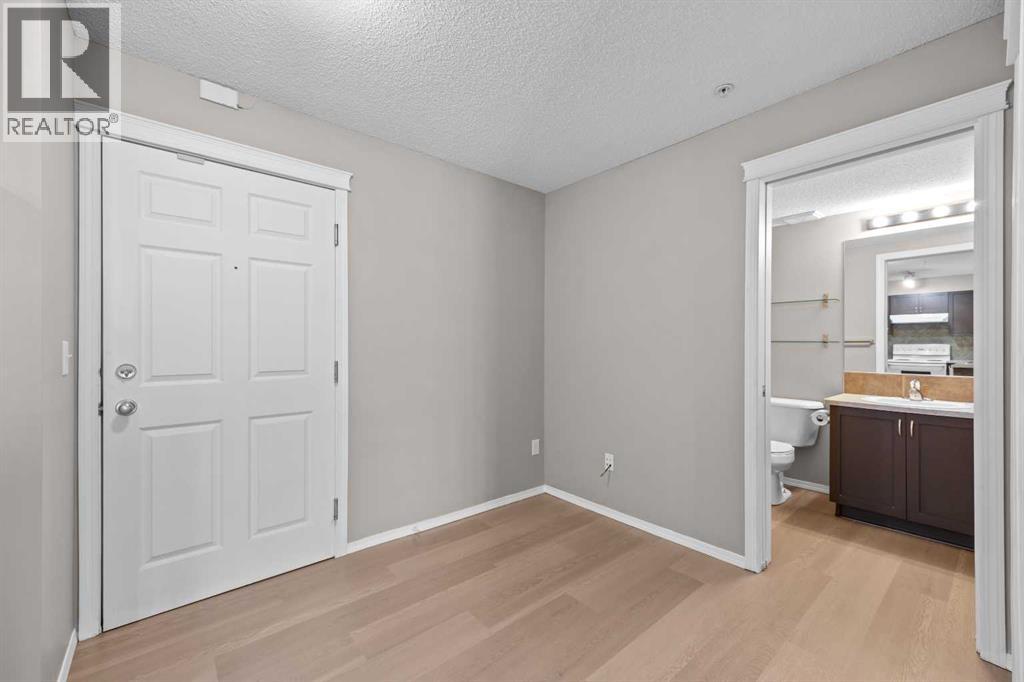 9216, 70 Panamount Drive NW, Calgary, Alberta  T3K 6K6 - Photo 3 - A2335059