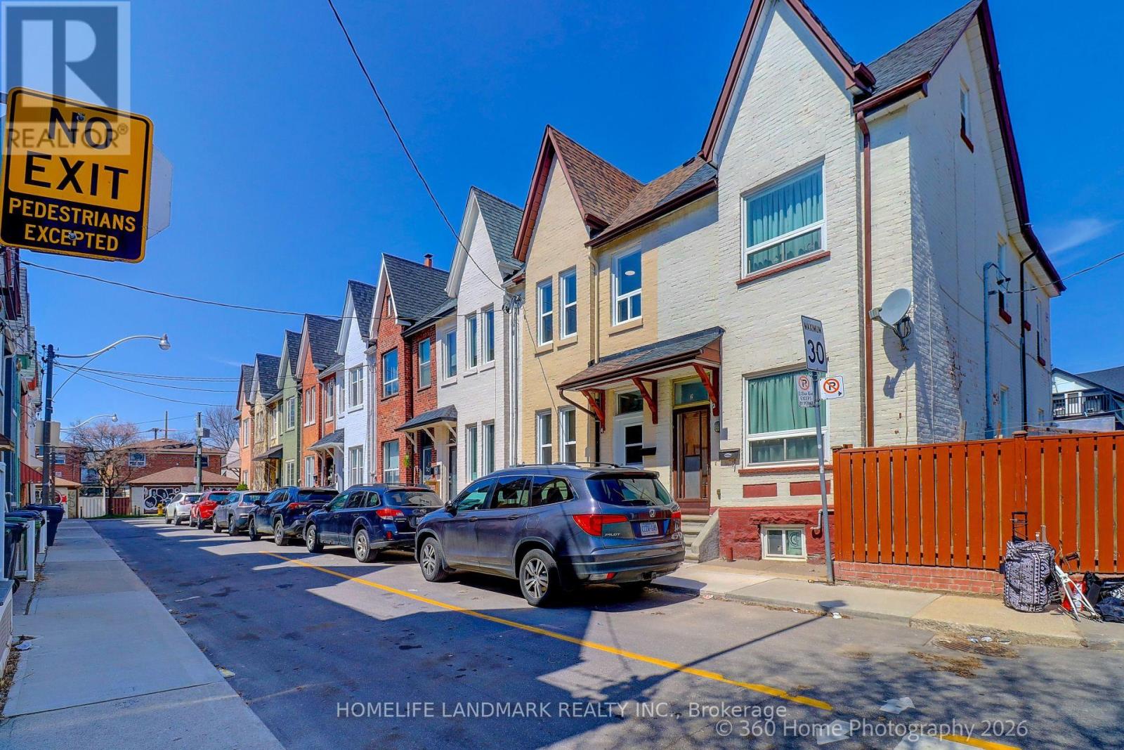 4 Andrews Avenue, Toronto, Ontario  M6J 1S3 - Photo 2 - C13651406