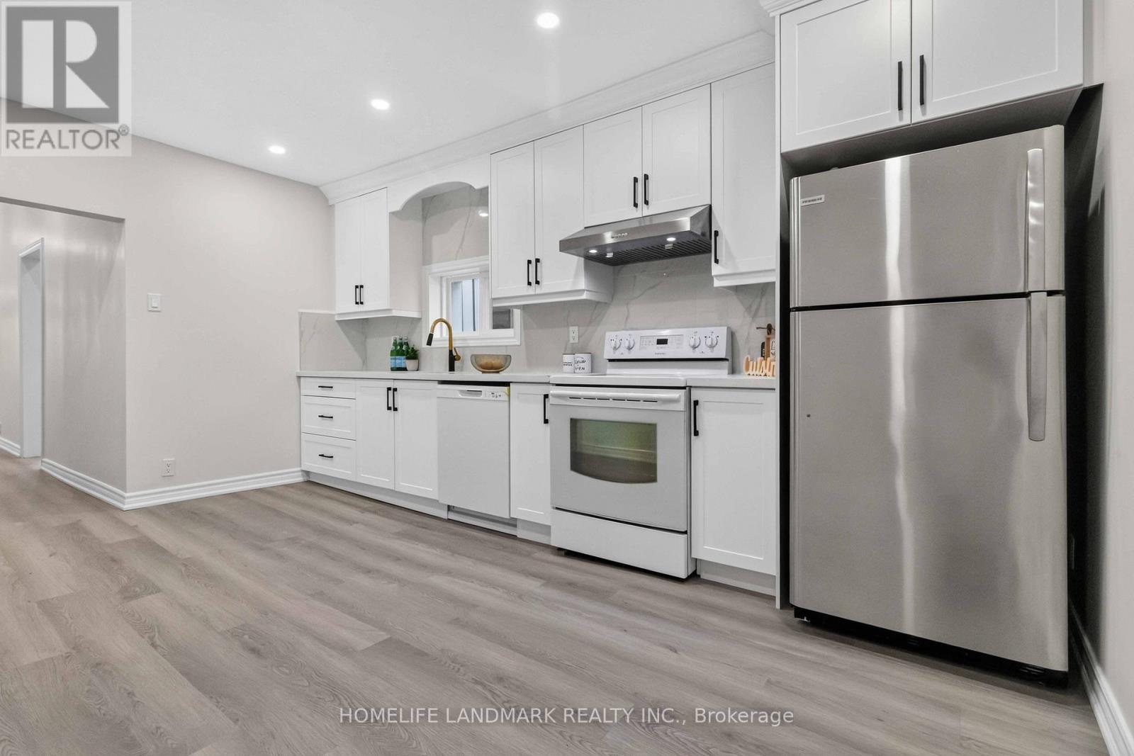 4 Andrews Avenue, Toronto, Ontario  M6J 1S3 - Photo 13 - C13651406