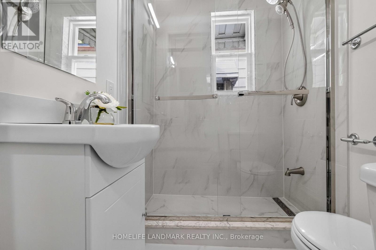 4 Andrews Avenue, Toronto, Ontario  M6J 1S3 - Photo 26 - C13651406