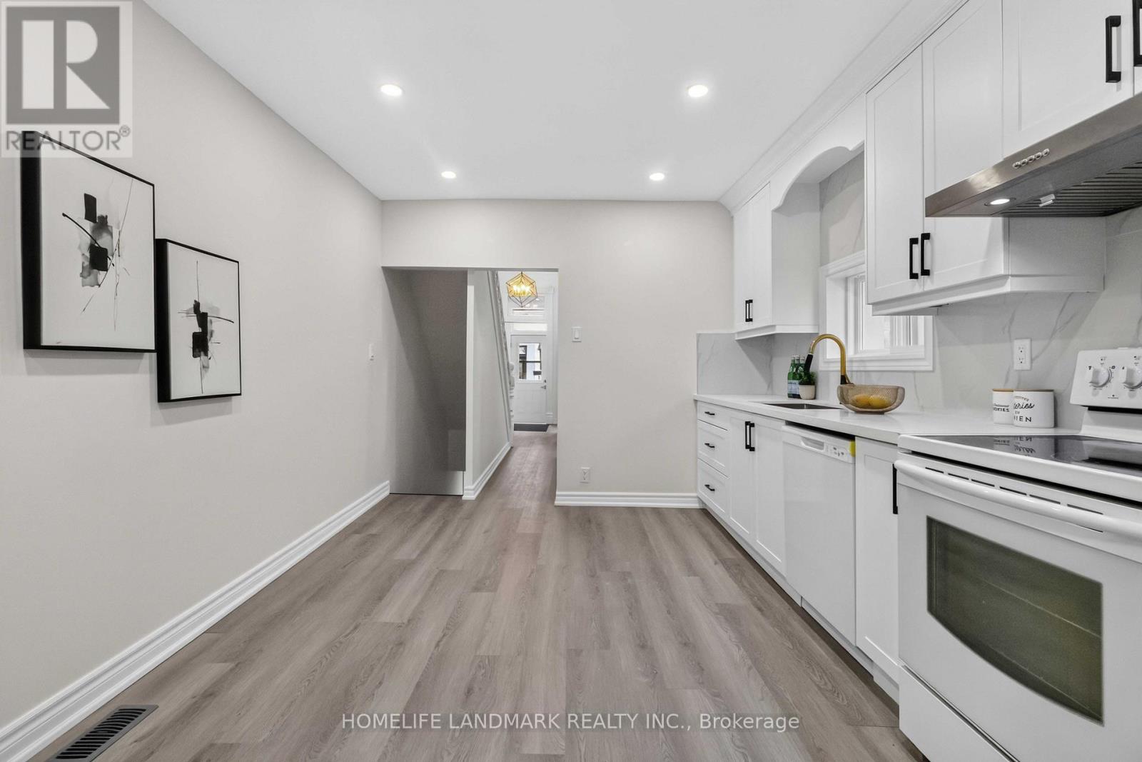4 Andrews Avenue, Toronto, Ontario  M6J 1S3 - Photo 9 - C13651406