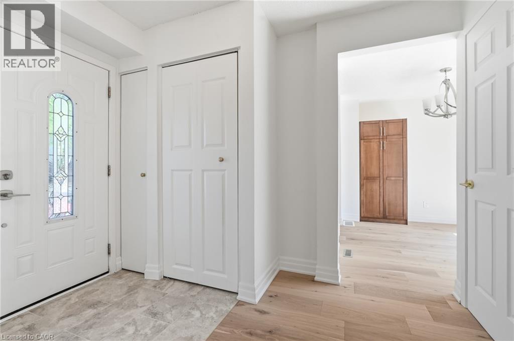 14 Berrisfield Crescent, Hamilton, Ontario  L4T 4X1 - Photo 6 - 40850796