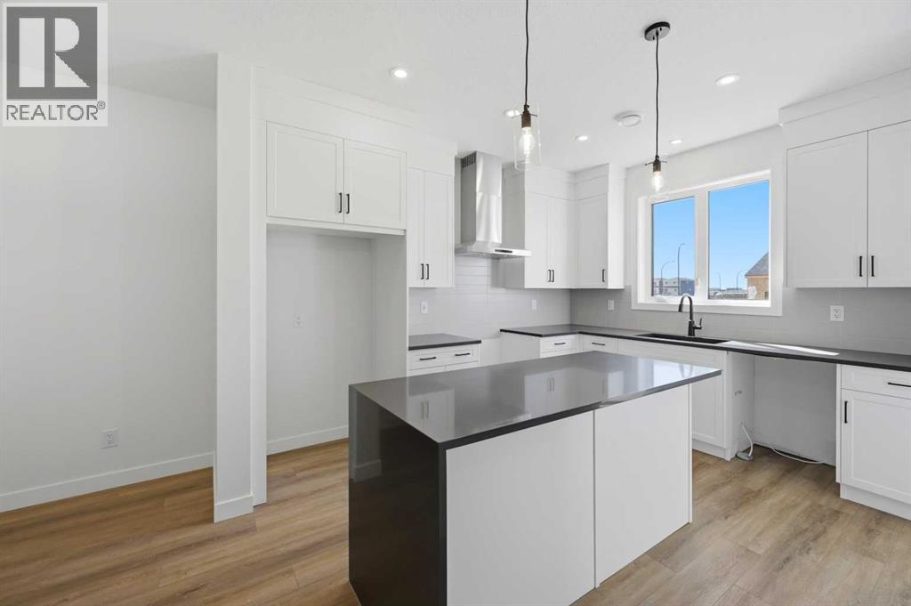 8557 Huxbury Drive, Calgary, Alberta