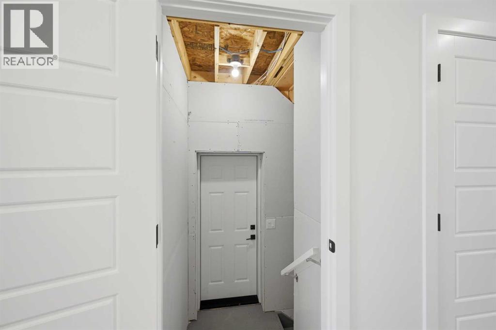 8557 Huxbury Drive, Calgary, Alberta  T2A 4Y1 - Photo 18 - A2318845