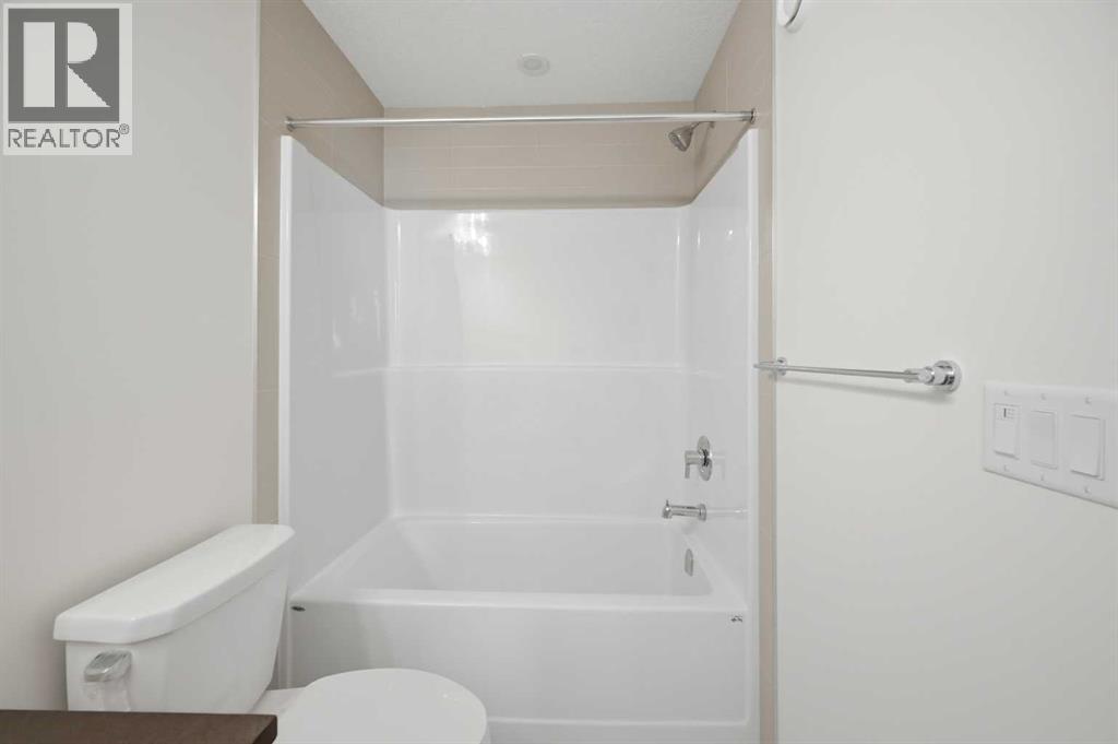 8557 Huxbury Drive, Calgary, Alberta  T2A 4Y1 - Photo 38 - A2318845