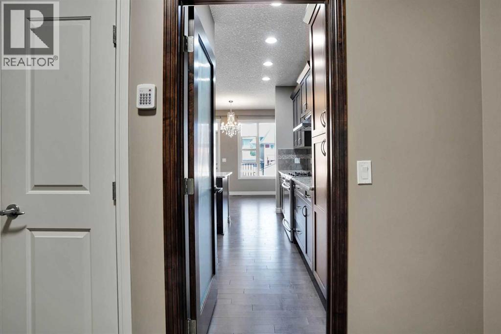 46 Mahogany Passage Se, Calgary, Alberta  T3M 2K5 - Photo 5 - A2328696