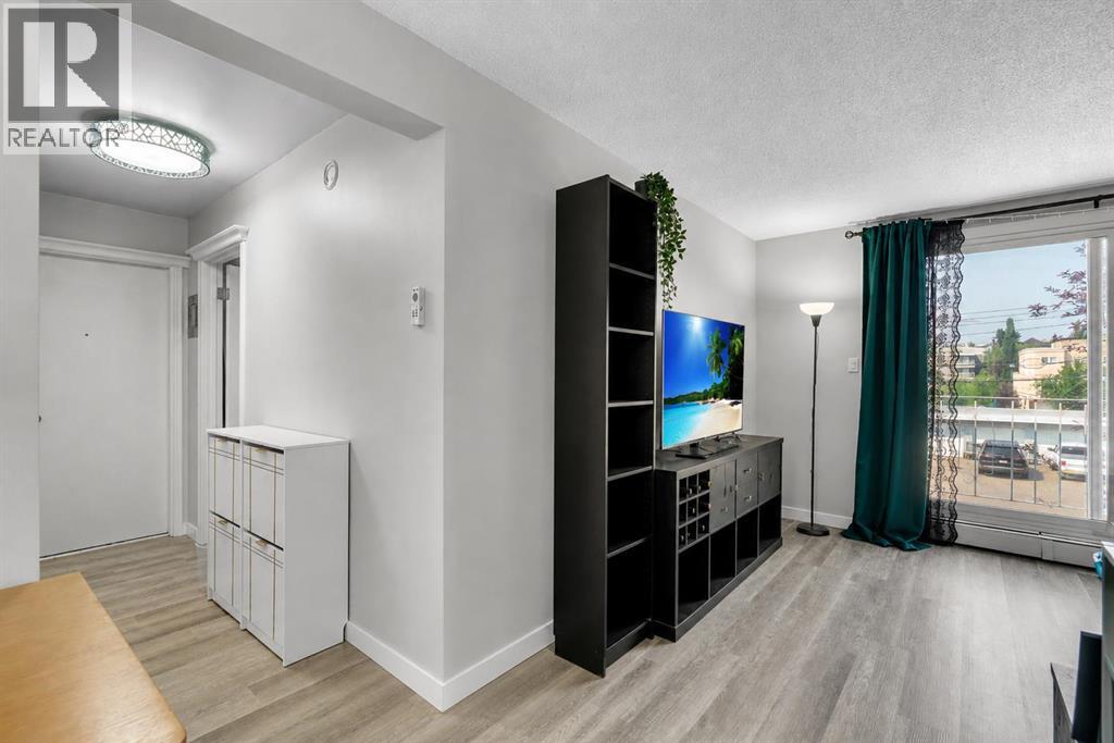 11, 3511 15 Street SW, Calgary, Alberta  T2T 4A4 - Photo 6 - A2335473