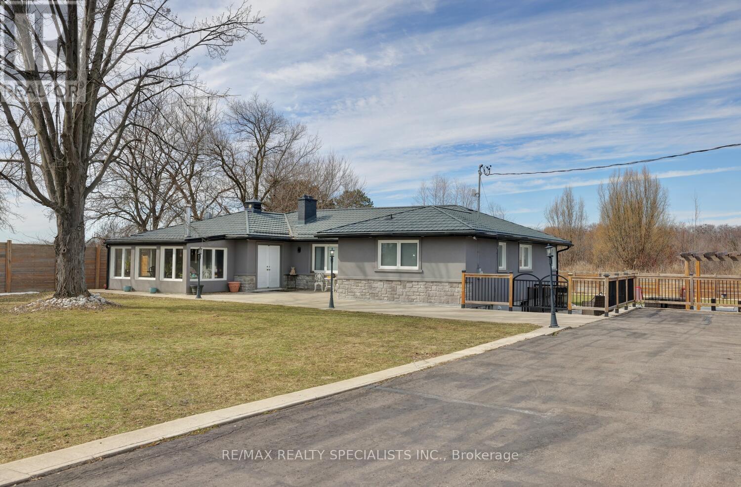 1181 Lower Base Line E, Milton, Ontario  L9E 0S5 - Photo 2 - W12865908