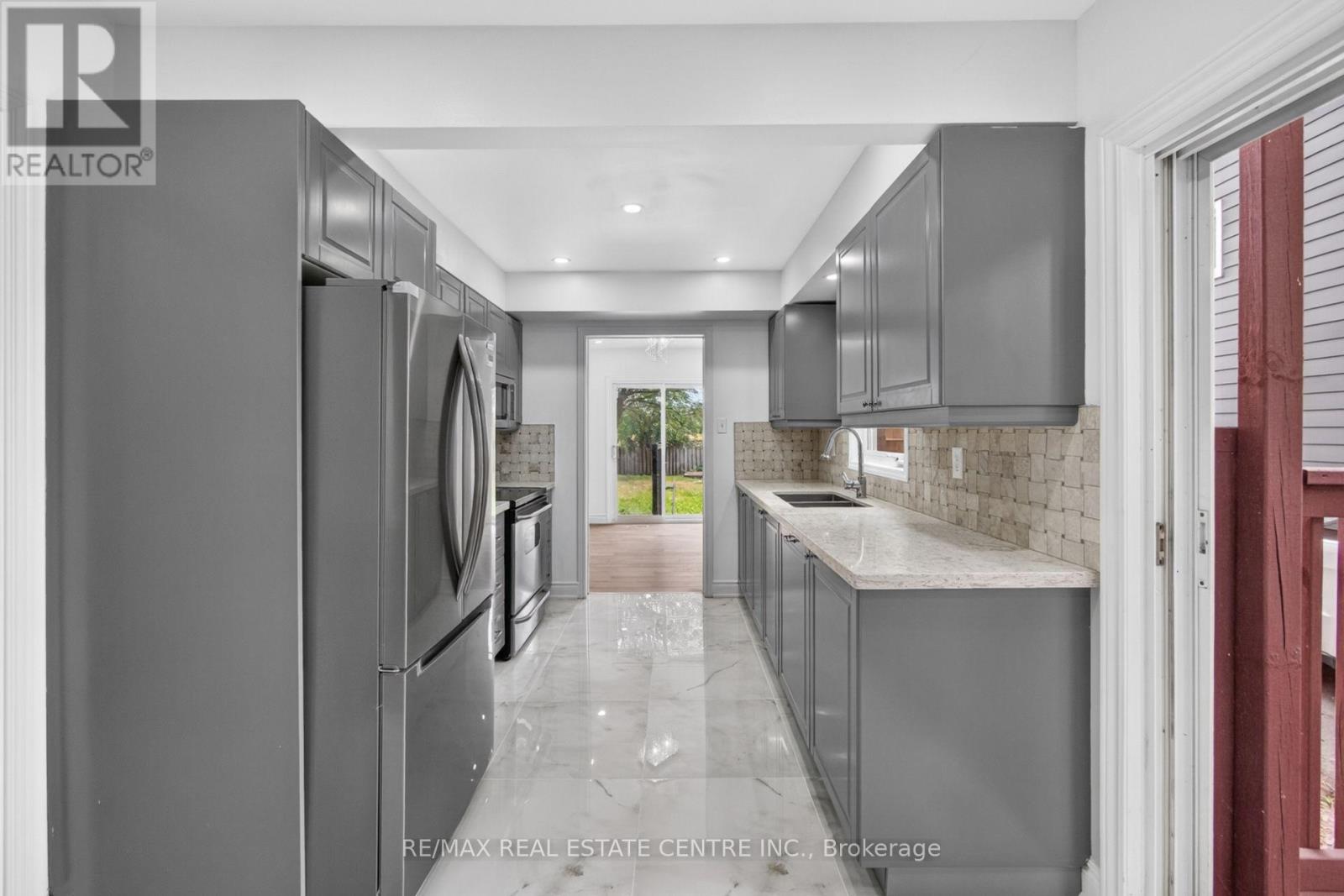 62 Bramhall Circle, Brampton, Ontario  L6V 2G4 - Photo 12 - W13649586