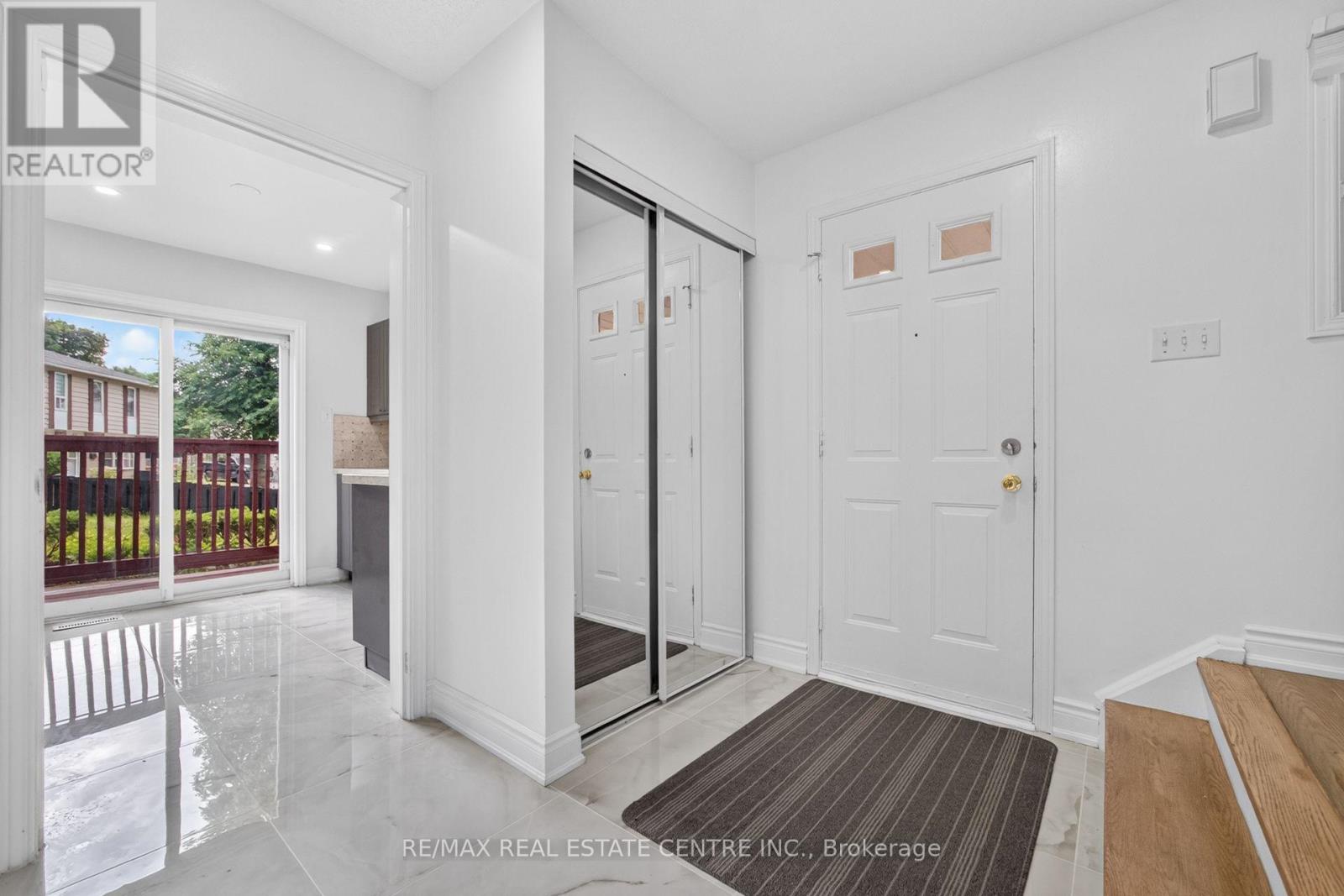 62 Bramhall Circle, Brampton, Ontario  L6V 2G4 - Photo 8 - W13649586
