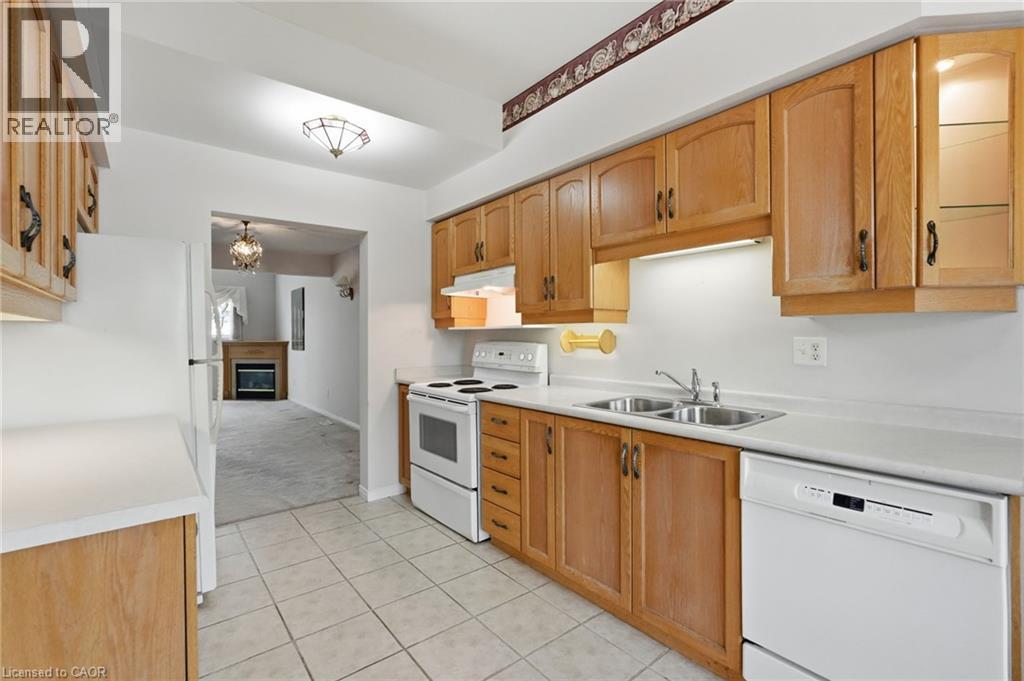 212 Stonehenge Drive Unit# 41, Ancaster, Ontario  L9K 1N4 - Photo 6 - 40850720