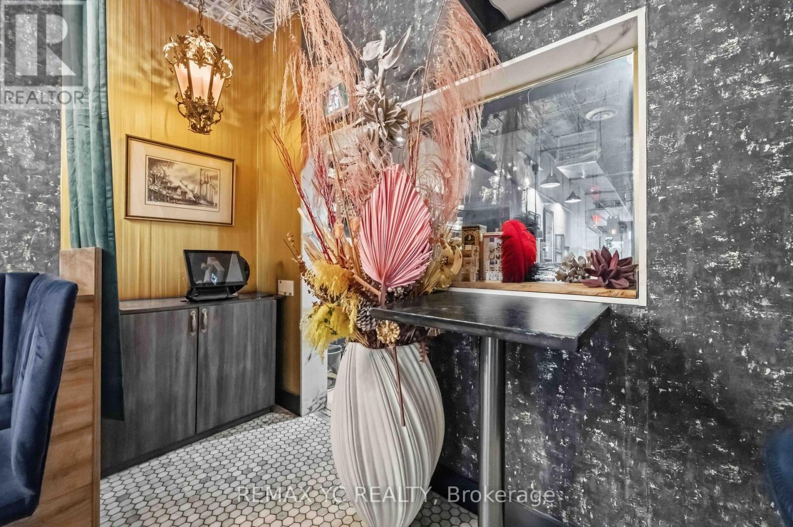 217 Ossington Avenue, Toronto, Ontario M6J 2Z9 - Photo 11 - C13647604