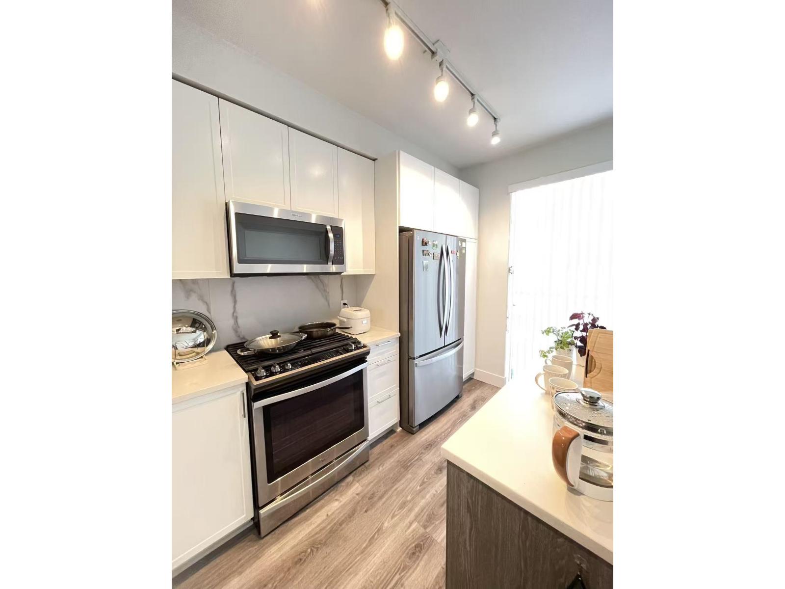 9817 161a Street, Surrey, British Columbia  V4N 6S7 - Photo 2 - R3153883