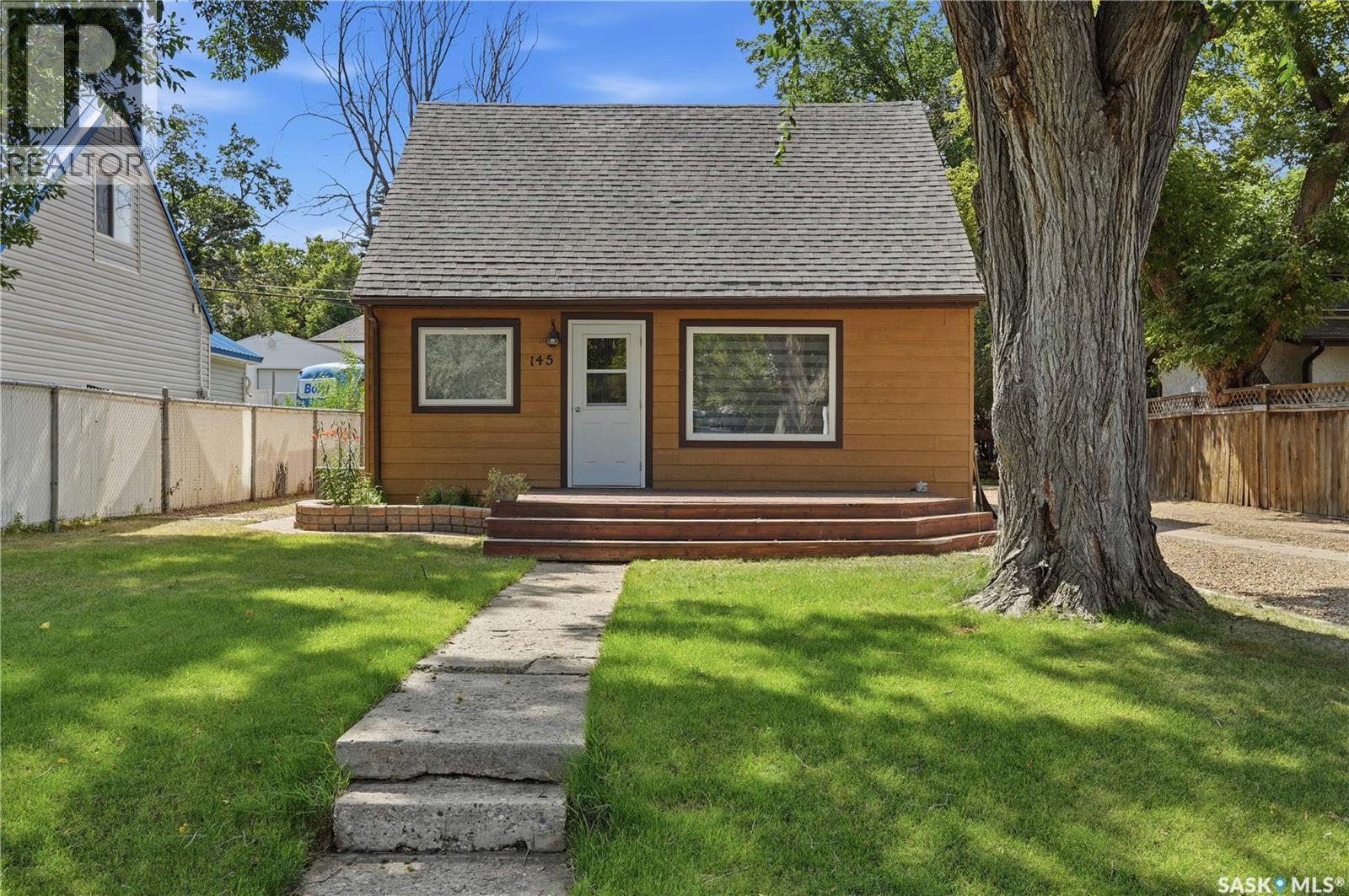 145 Lillooet Street E, Moose Jaw, Saskatchewan  S6H 4S6 - Photo 1 - SK044947