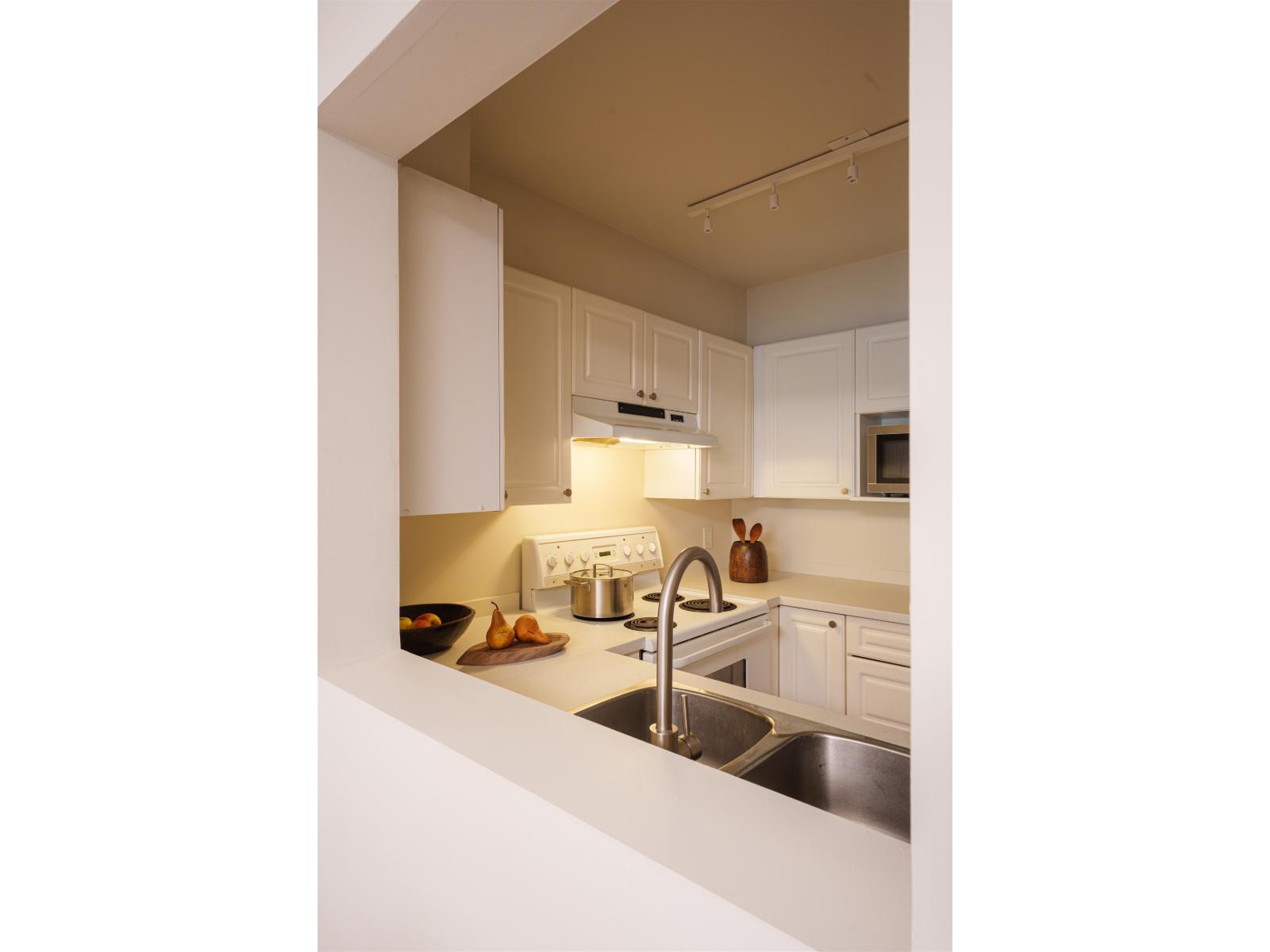 324 9979 140 Street, Surrey, British Columbia  V3T 5W2 - Photo 6 - R3153780
