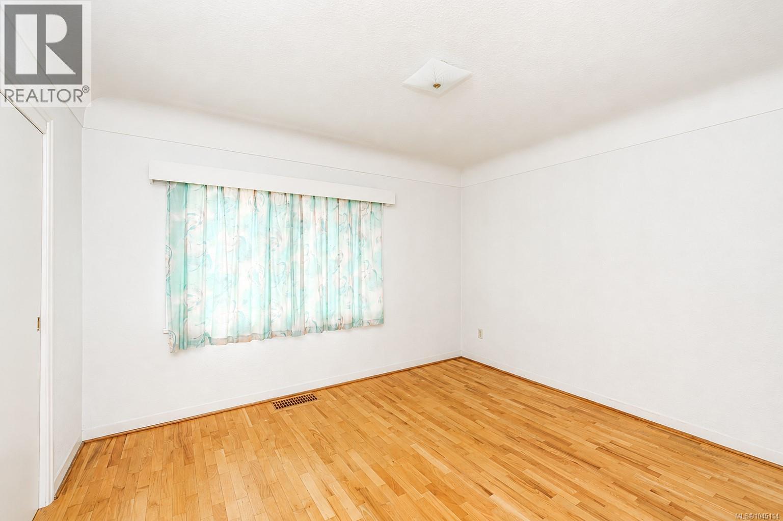 1040 Craigflower Rd, Esquimalt, British Columbia  V9A 2Y1 - Photo 11 - 1045114