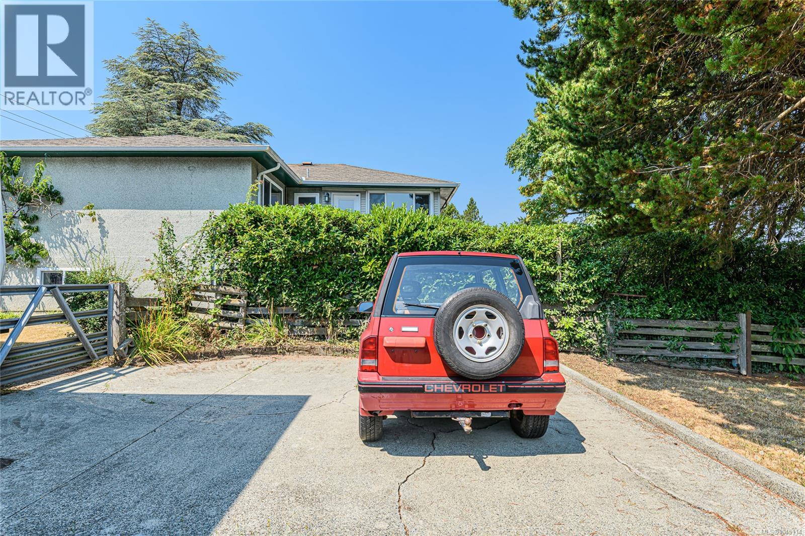 1040 Craigflower Rd, Esquimalt, British Columbia  V9A 2Y1 - Photo 30 - 1045114