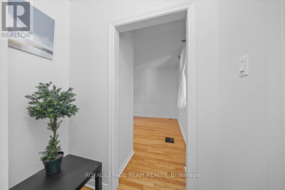 135 Upper Lorne Place, Ottawa, Ontario  K1R 7G8 - Photo 4 - X13652948