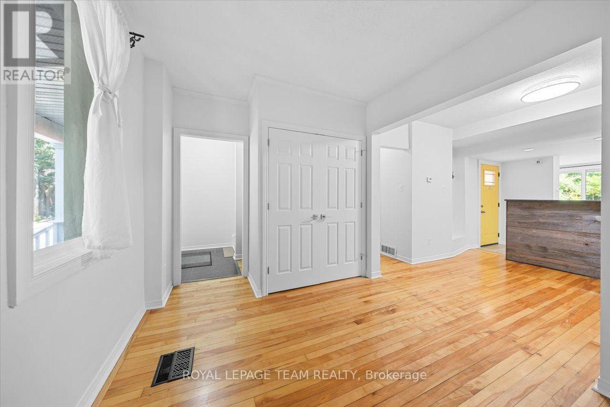 135 Upper Lorne Place, Ottawa, Ontario  K1R 7G8 - Photo 5 - X13652948