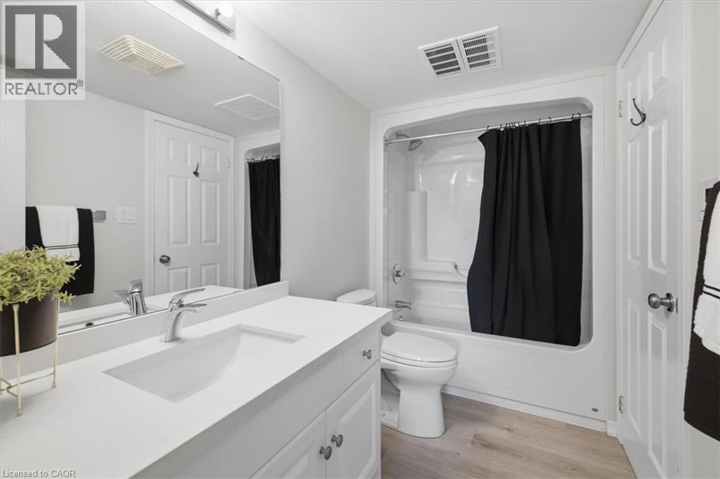 216 Plains Road W Unit# E305, Burlington, Ontario  L7T 4L3 - Photo 25 - 40854314