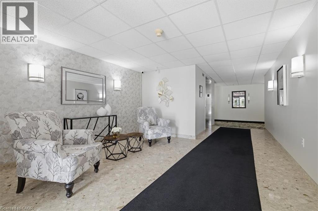 216 Plains Road W Unit# E305, Burlington, Ontario  L7T 4L3 - Photo 3 - 40854314
