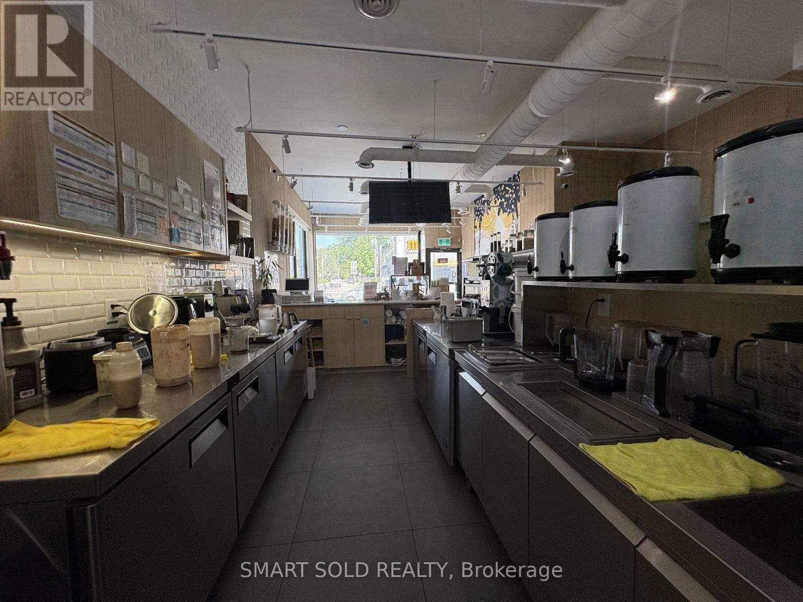637 Bloor Street W, Toronto, Ontario  M6G 1K8 - Photo 12 - C13652902